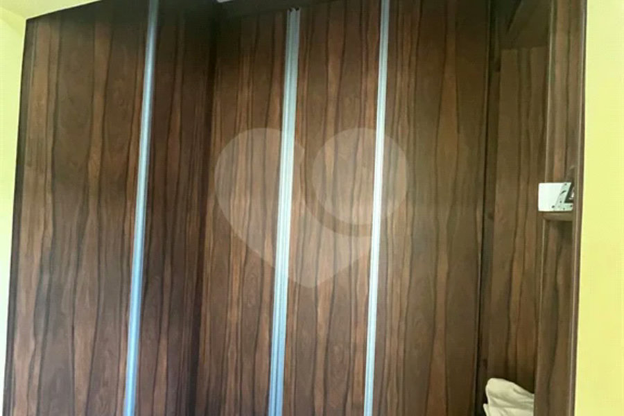 Casa ampla no bairro Terra Rica com 3 pavimentos e excelente estrutura.
