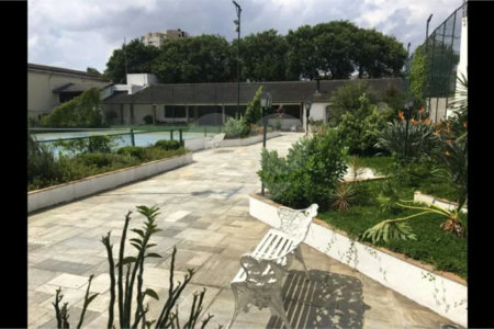 Lindo apartamento em ótima localização na Mooca!