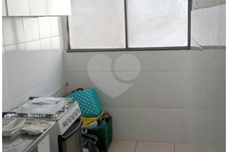Apartamento mobiliado com 49 m² de área útil, 1 quarto, à venda na Bela Vista