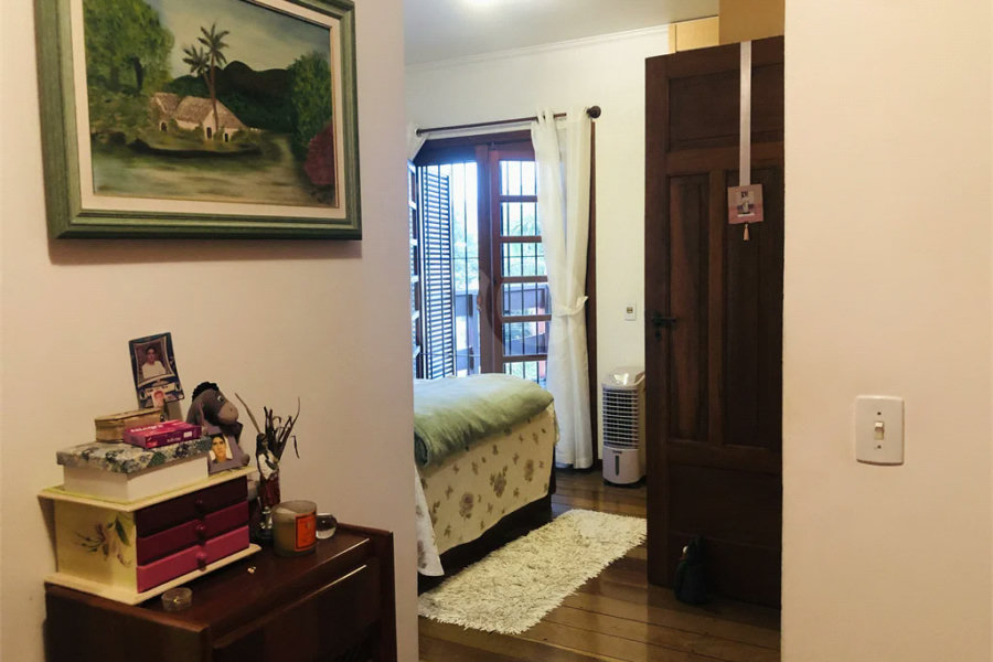 SOBRADO A VENDA NO TREMEMBÉ - 3 DORMS. (1 SUÍTE) E 5 VAGAS
