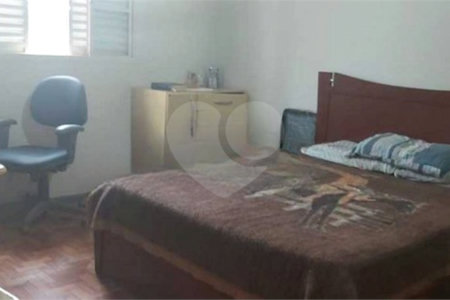 Casa térrea para venda na Vila Faria.