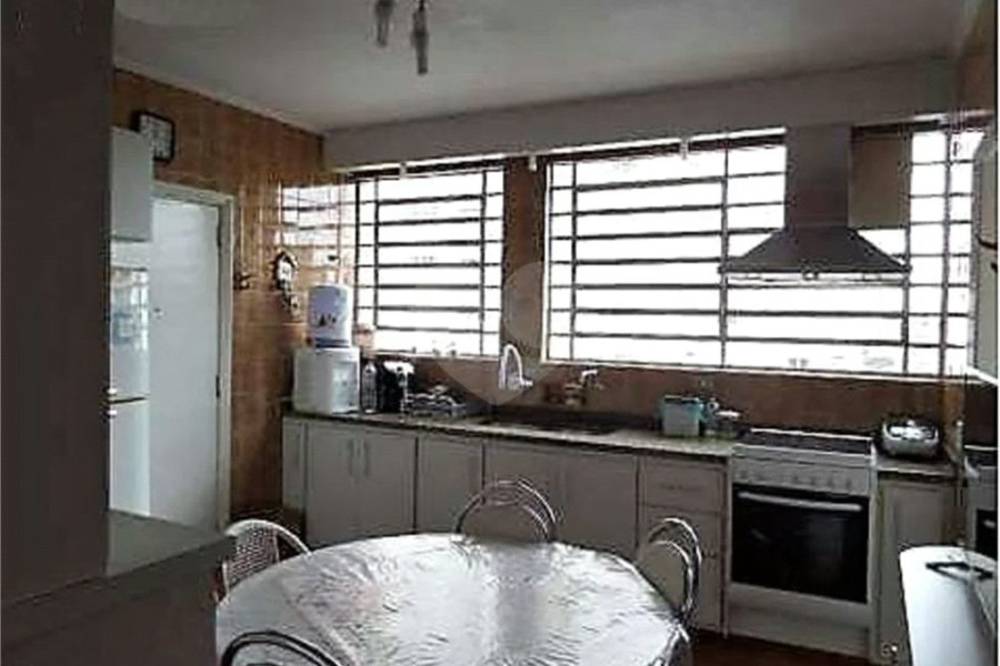 Apartamento próximo ao Metro com 03 dormitórios e 01 Suíte, 2 vagas á venda na Vila Mariana!