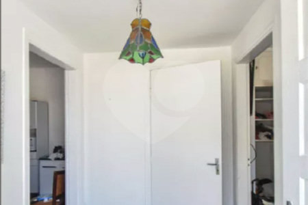 Casa à venda no Campo Belo de 200 metros quadrados, com 3 casas no terreno.