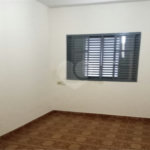 Casa térrea e espaçosa no centro da cidade por apenas R$370.000,00!!! Vamos agendar uma visita?