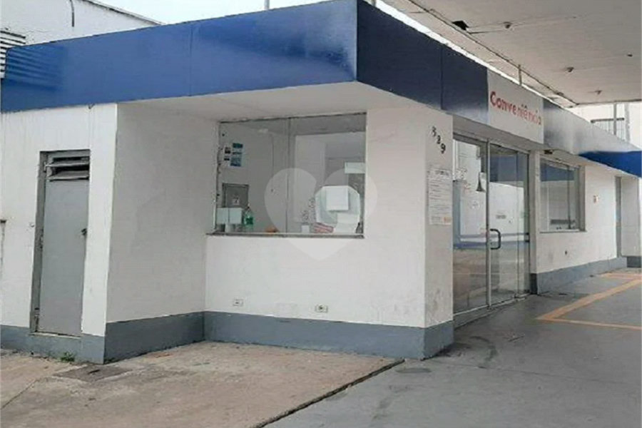 Espaço ideal para posto de gasolina, farmácia e loja no Bom Retiro