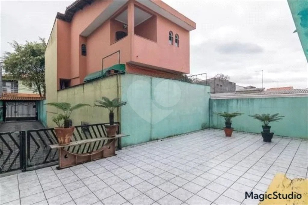 Casa com 275m², 3 quartos, 2 suítes, 8 garagens, à venda em Santo André