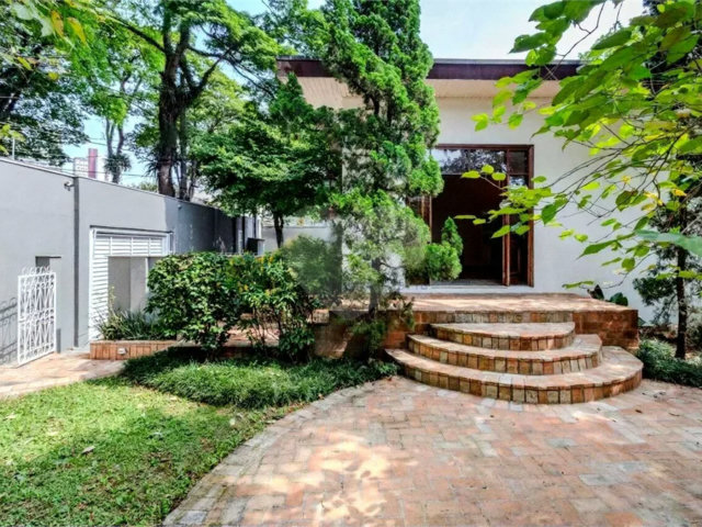 Casa Térrea à venda com 3 quartos, sendo 1 suíte,  em Granja Julieta, São Paulo, SP
