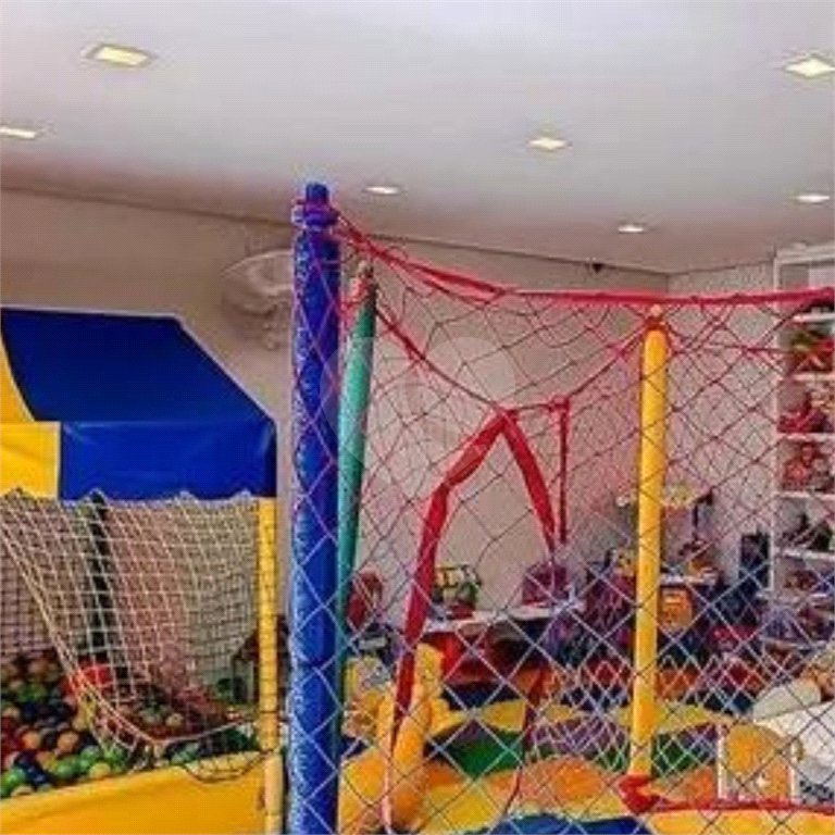 Apartamento no Ipiranga de 94m2 com 2 dorms, 1 suíte, 3 banheiros, 2 vagas. Estuda permuta.