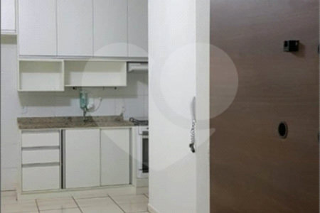 Apartamento à venda no condomínio Residencial Vancouver, em Araraquara-SP.