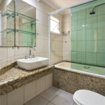 Cobertura duplex no Centro de São Bernardo do Campo, com 3 suítes, hidromassagem, mini spa, área gourmet e 2 vagas de garagem. Aceita permuta por apartamento de menor valor.