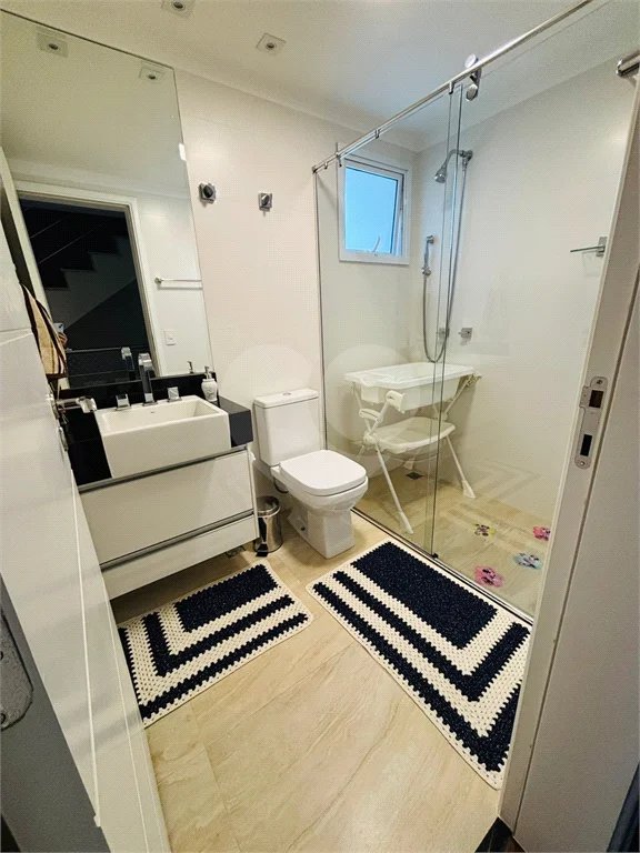 Casa para alugar com 4 quartos, sendo 2 suítes, no condomínio Floradas da Serra, São Paulo - SP