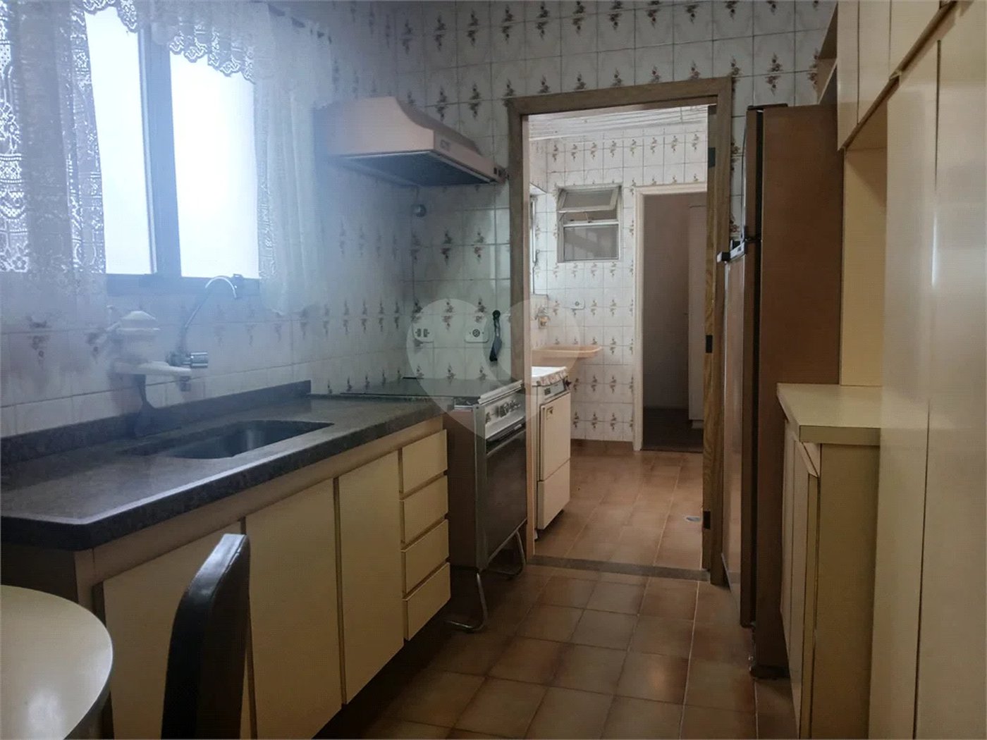 Apartamento a venda com porteira fechada no Belem com 95m com 03 dormitórios espaçoso sendo um suíte, 2 vagas. Aceita Permuta.
