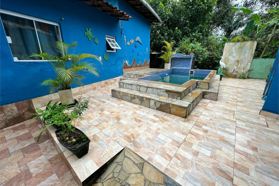 Casa à venda com 4 quartos, sendo 1 suíte,  em Costa do Sol, Bertioga, SP
