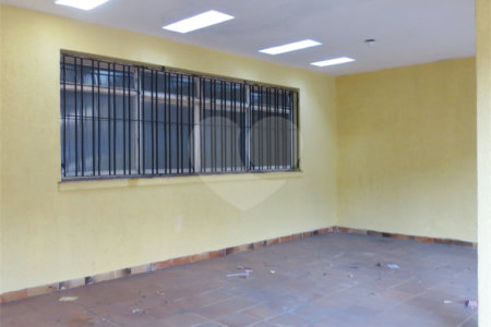 Sobrado Conservado na Saúde- 230m2 - 3 Quartos/1 Suíte/2 Vagas