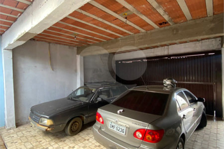 Casa Térrea com 2 dormitórios, sendo 1 suíte.