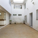 Casa Sobrado à venda com 342 m², 3 dormitórios, sendo 2 suítes, 4 vagas na Vila Mariana - São Paulo.