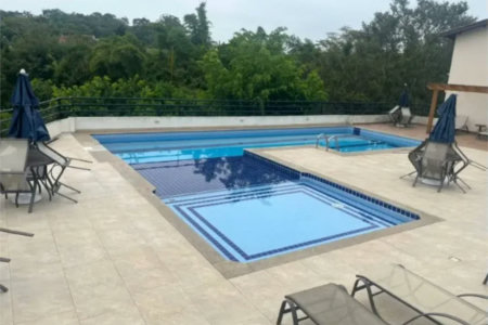 Casa à venda com 3 quartos, sendo 1 suíte, no condomínio New Village, Cotia - SP