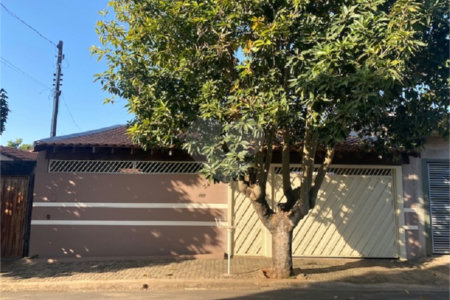 Casa térrea de 3 dormitórios