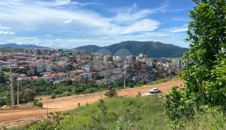 Terreno à venda em Jardim Bandeirantes, Poços de Caldas, MG