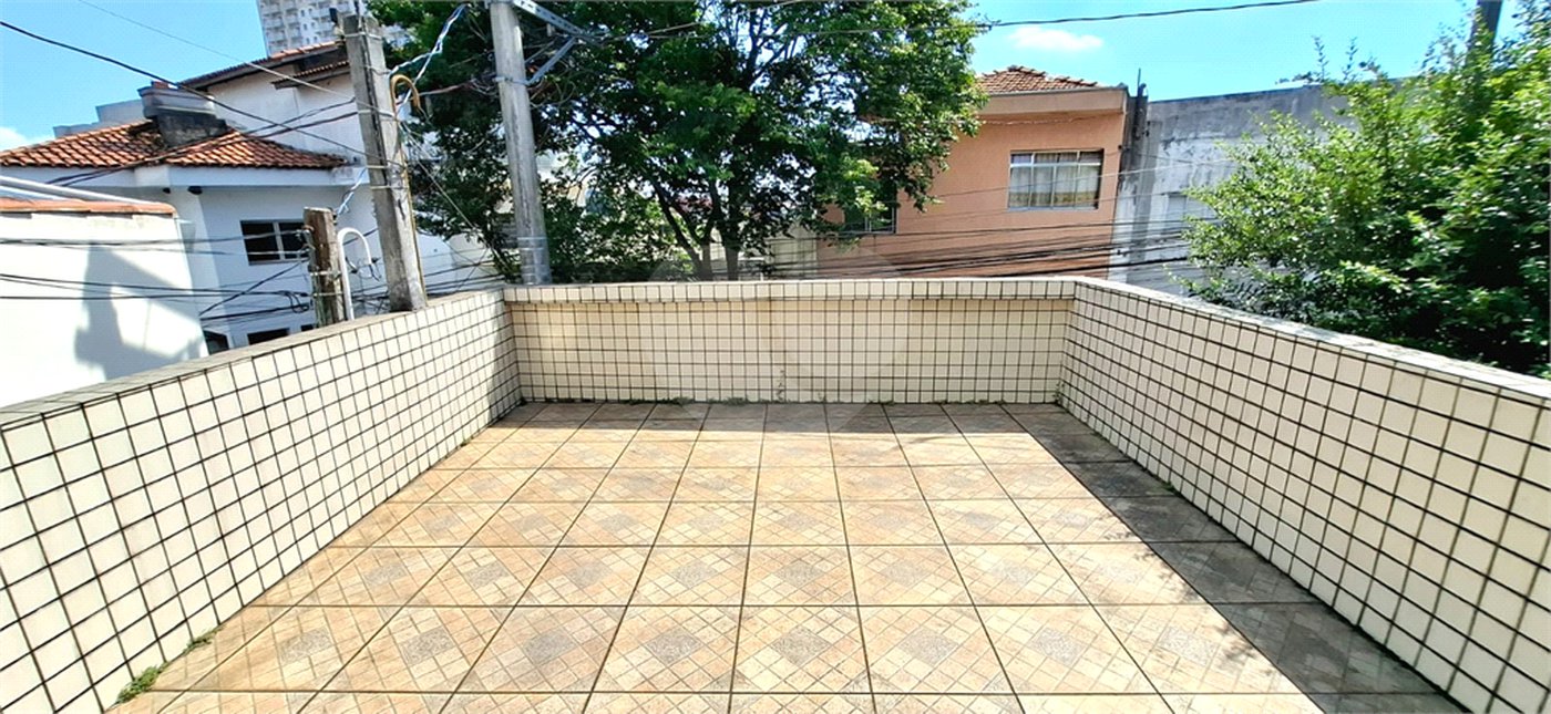Excelente Sobrado eom ótima localização. Venha fazer uma visita.