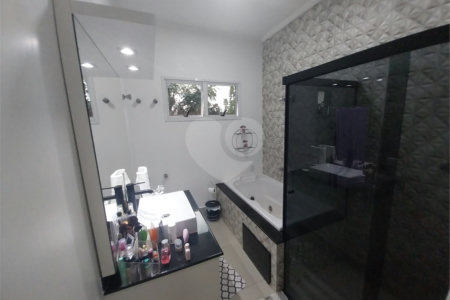 Casa Térrea Disponível para Locação e Venda no Condomínio Vilaggio Capriccio