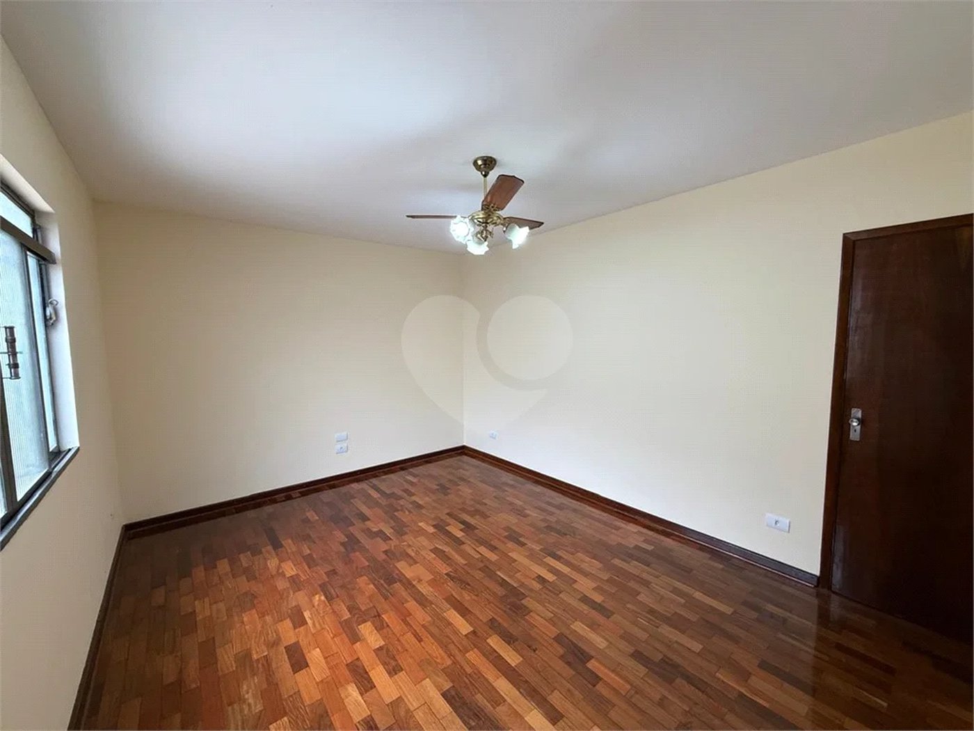 Excelente Casa de Esquina na Vila Monteiro – Oportunidade para Moradia ou Comércio