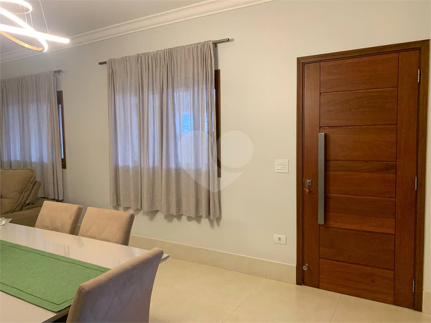 Linda Casa à Venda no Bairro Santa Rosa, na cidade de Piracicaba-SP.