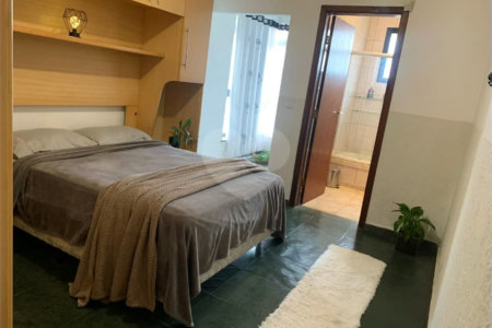 Sobrado de 242 m² com 3 Suítes e 4 Vagas de Garagem no Ipiranga