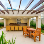 Apartamento de 127 m² em andar alto, com vista livre, 3 suítes planejadas, sacada gourmet envidraçada, 2 vagas e lazer completo, próximo ao Shopping Golden Square e à Avenida Kennedy.