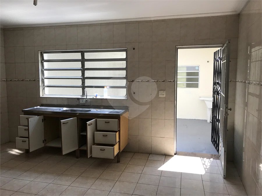 Sobrado à venda com 3 quartos em Vila Nivi, São Paulo, SP