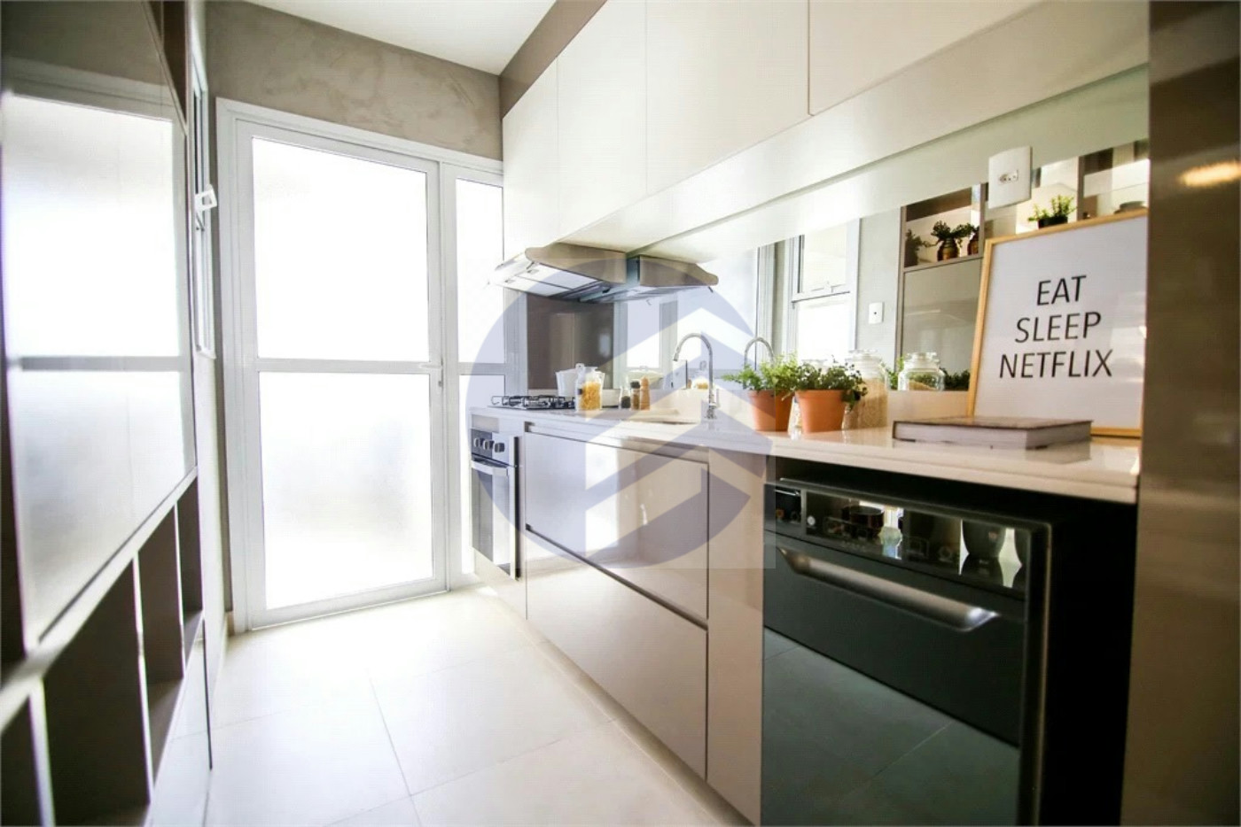 Apartamento à venda com 2 quartos, sendo 1 suíte, em Jardim Sul, São Paulo - SP