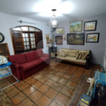 Casa à venda na Vila Mariana de 300 metros quadrados, com 3 dormitórios, 1 suíte e 2 vagas.