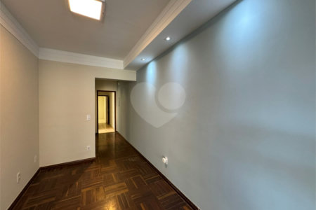 Imóvel comercial á venda, com 766m2 de terreno, em São Carlos-SP