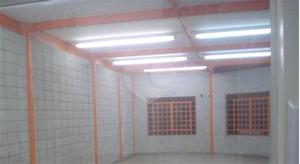 SALÃO COMERCIAL BRÁS COM INQUILINO À VENDA