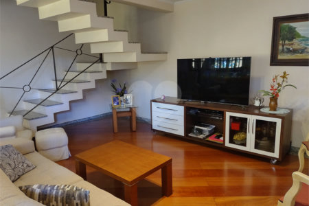 Sobrado à venda com 3 quartos, sendo 1 suíte, em Vila Mascote, São Paulo, SP