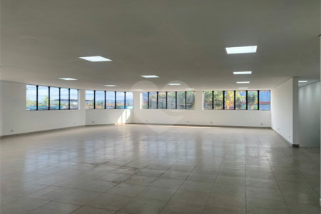 PRÉDIO / GALPÃO COMERCIAL À VENDA OU LOCAÇÃO Jardim Arapongas • Guarulhos/SP