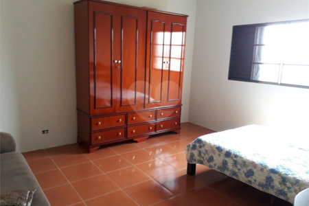 Sobrado à venda com 3 quartos em Jardim Bicão, São Carlos, SP