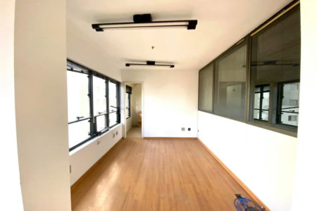 SALA COMERCIAL 55m2 Á VENDA NA VILA MARIANA (LADO DIREITO)