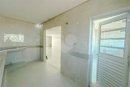 Apartamento com 260m² à venda na Av. Paes de Barros - Recém reformado 100% - Impecável.