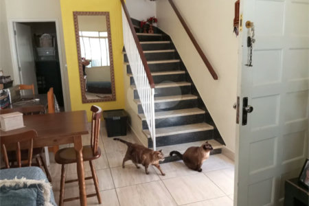 Terreno á venda com 2 casas na Vila Rosália, Guarulhos, SP.