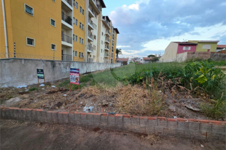 Terreno no Jd. Gibertoni, próximo ao SESC e ao Shopping