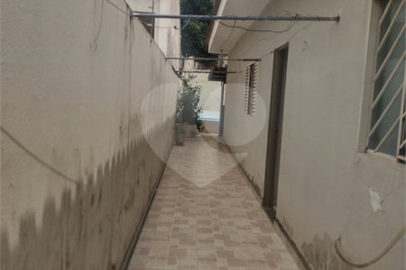 Casa térrea para venda.