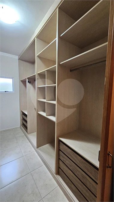 Casa Locação e Venda Condomínio Portal de Itaici 04 Dormitórios 02 suítes