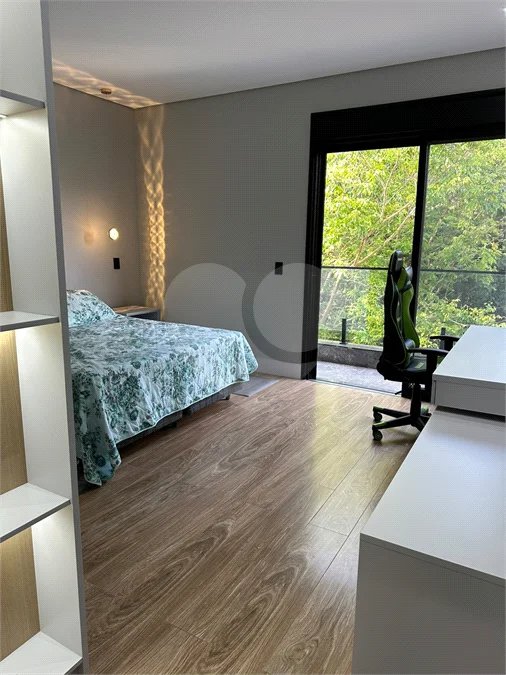Condomínio London Park – Indaiatuba/SP - Uma casa simplesmente encantadora, em uma das posições mais desejadas do Condomínio London Park, com fundo para a mata, proporcionando privacidade, tranquilidade e uma conexão incrível com a natureza. Terreno: 318,12 m² - Área construída: 265,09 m²