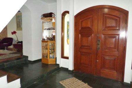 Casa à venda com 4 quartos, sendo 2 suítes, em Jardim Leonor, São Paulo, SP