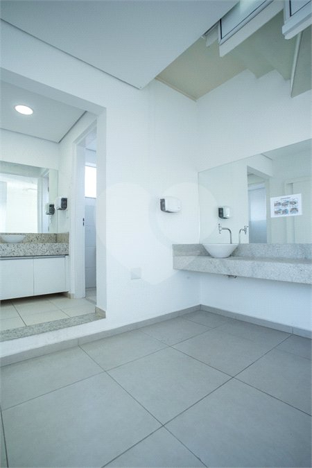 Lindo Salão Comercial para locação com 924m2 no Centro de Atibaia