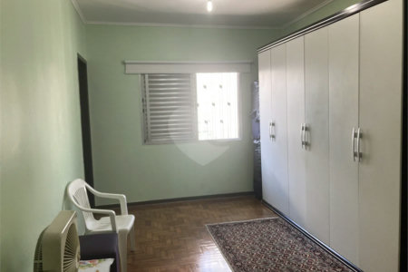 Casa com 4 dormitórios na Saúde.