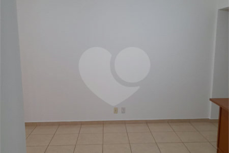 Apartamento para locação ou venda no Edifício Villagio di Napoli.