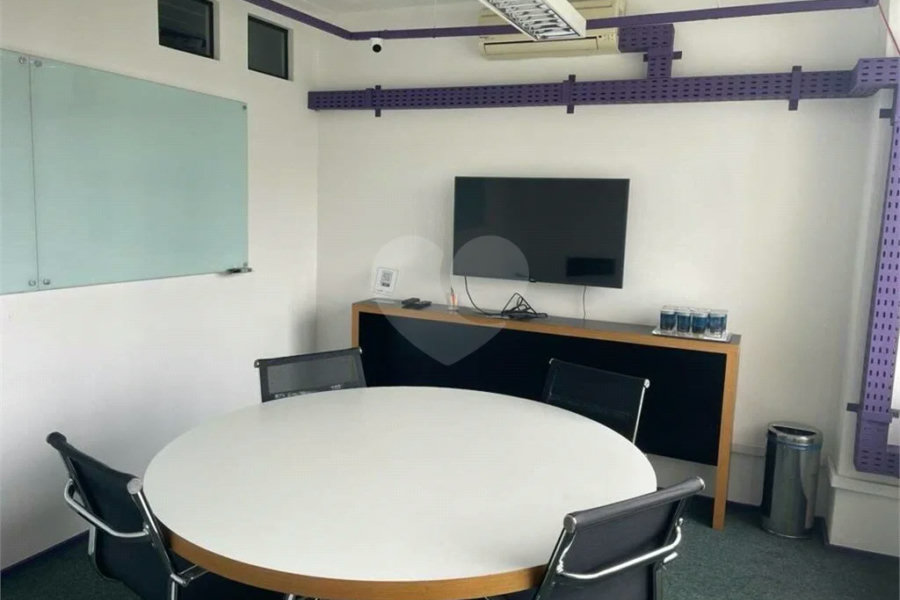Sala comercial na Berrini, venha conhecer.