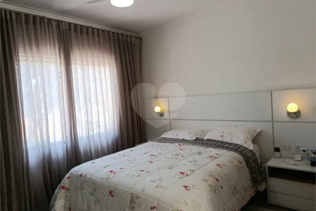 Sobrado novo, com 250m², 3 quartos, sendo 1 suíte, 2 garagens, à venda na Vila Prudente